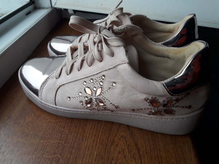 Buty - złote buty