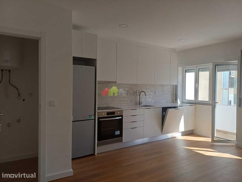 Apartamento T1 - 2º andar totalmente remodelado, no Lavradio - Barreir — Barreiro E Lavradio, Setúbal