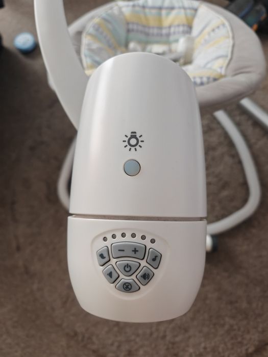 Huśtawka dla niemowląt bujaczek  Joie