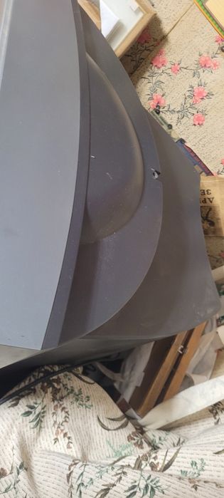 Телевизор SAMSUNG  в рабочем состоянии старого образца