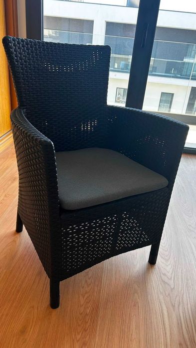Conjunto jardim 2 cadeirões + mesa arrumação rattan preto
