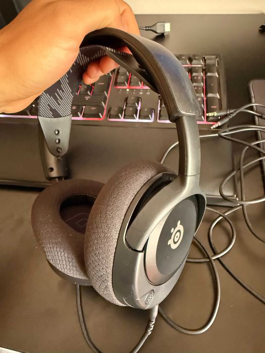 Auscultadores Gaming STEELSERIES Arctis Nova 1