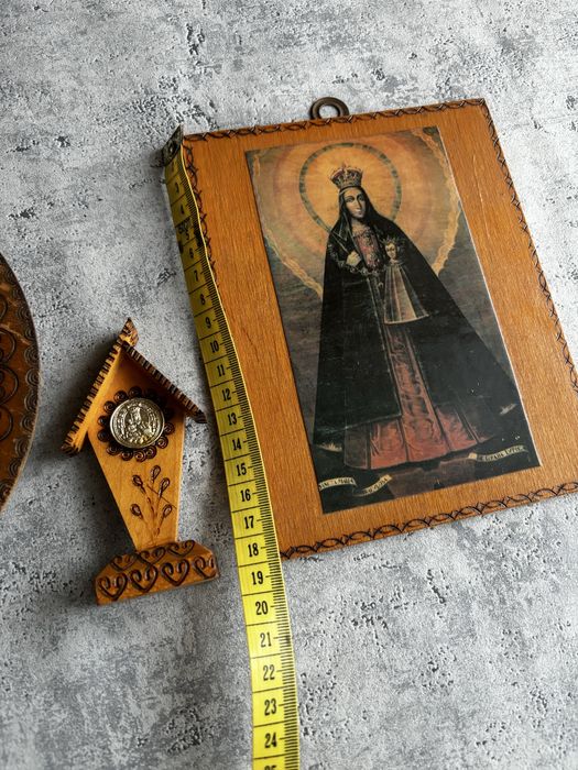 Dewocjonalia | święte obrazki na drewnie | kapliczka Maryja pirografia