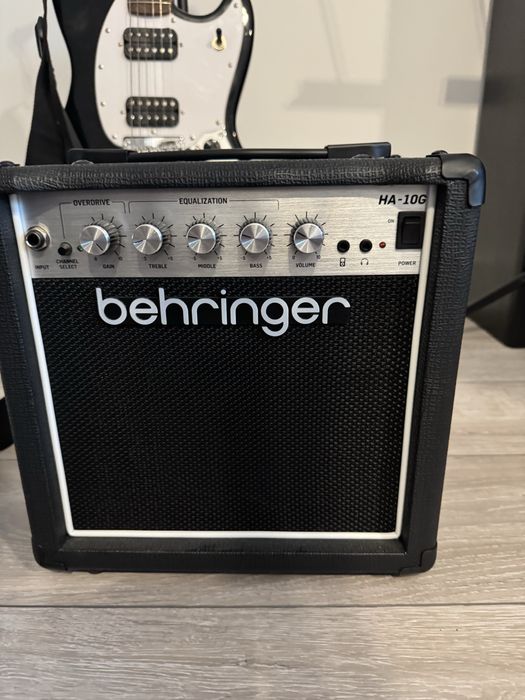 Wzmacniacz gitarowy Behringer HA-10G Combo gitarowe