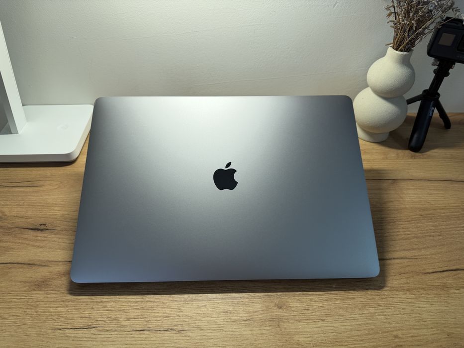MacBook Pro 16’ 2019 Intel i9 32Gb RAM 1TB SSD