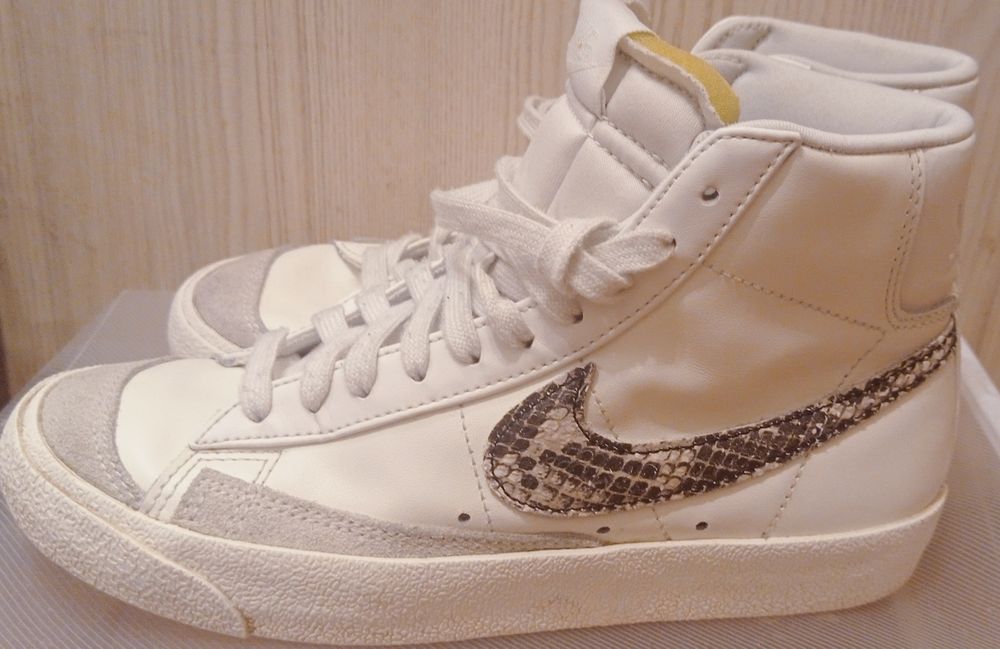 Nike Blazer Mid '77 SE w perfekcyjnym stanie