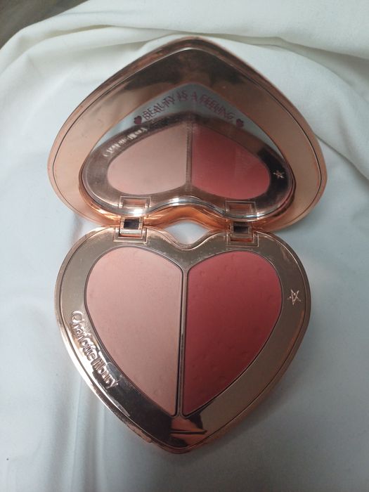 Paleta róż plus puder charlotte tilbury