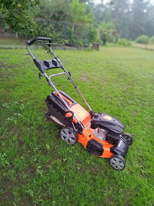 Kosiarka spalinowa z napędem Hortmasz HKS 246 N