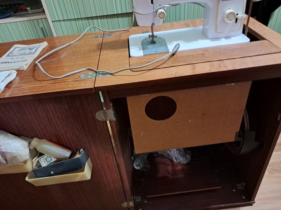 Швейна машинка "Чайка" 142М