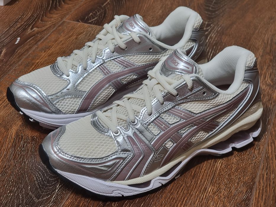 Оригінал 100% кросівки asics Gel Kayano 14  eur 42.5
