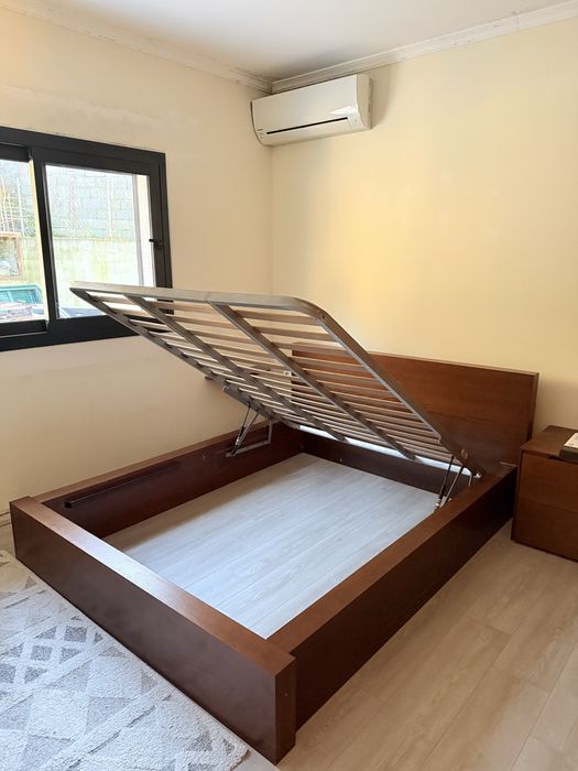 Cama mesinhas cabeceira e comoda