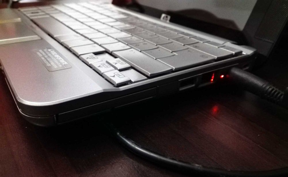 Computador portátil HP 2133 Mini-Note PC (Model: KX868AT)64740305494019122