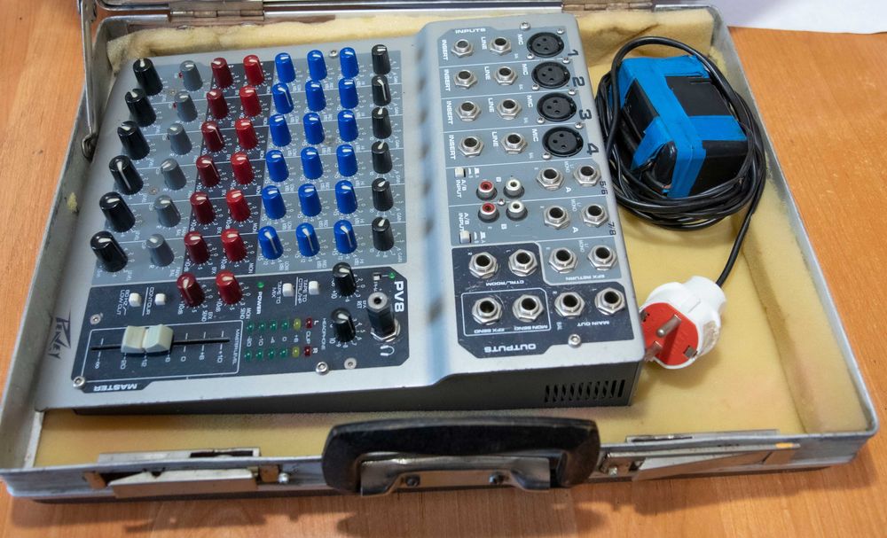 Микшерный пульт Peavey PV8 4mono+2stereo.
