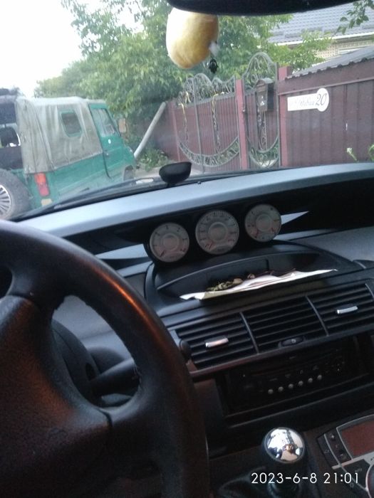 Продам машину CITROEN C8
