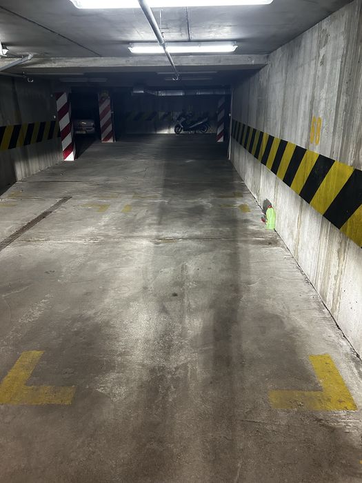 Miejsce pstojowe - garaż podźiemny centrum Lublina blisko uczelni