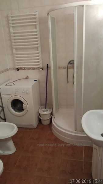Продаж будинка в центрі міста