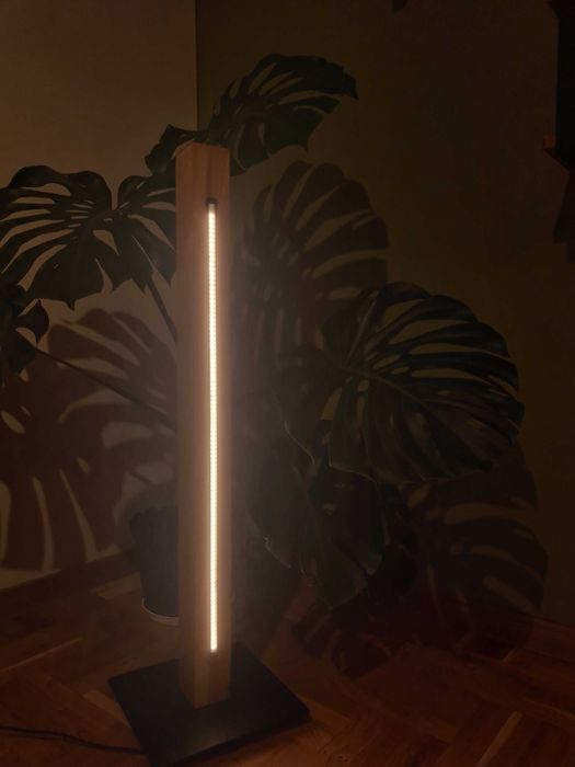 Lampa stojącą pionowa lite drewno nowoczesna