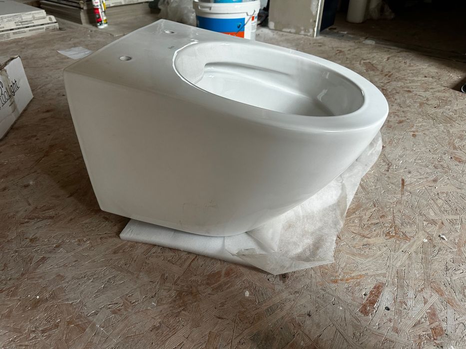 Nowa misa WC Rea