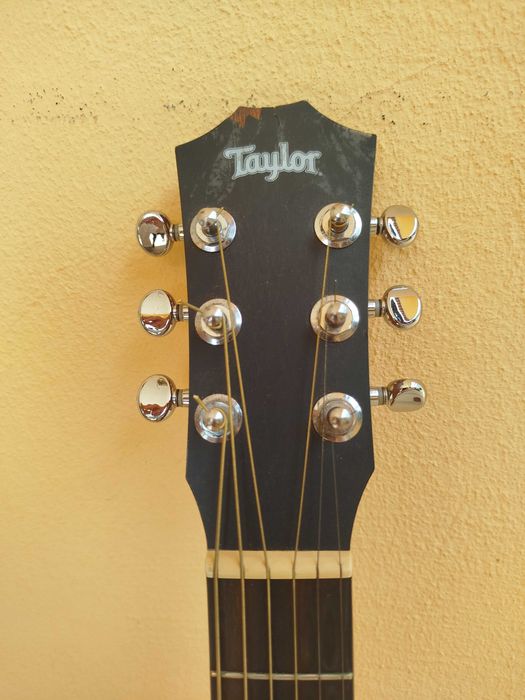 Guitarra Taylor Baby