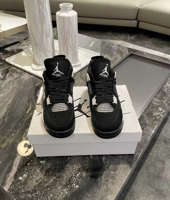 Jordan 4 Retro White Thunder R.42