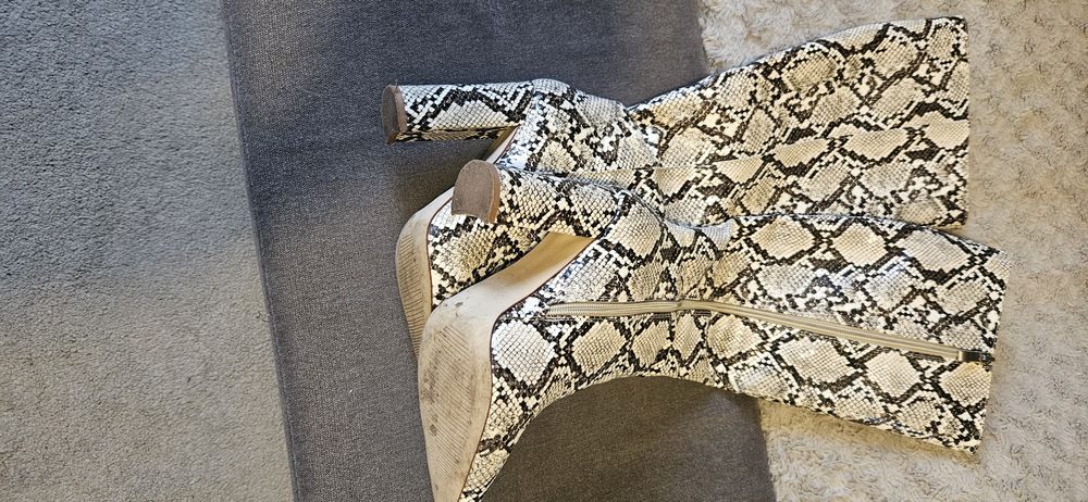 Kozaki wiosenne w panterkę rozmiar 38