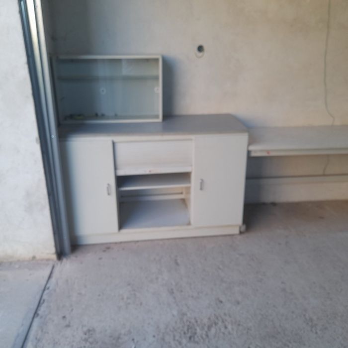 Столи   .  тумби .меблі для гаража