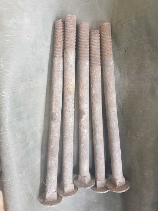 Śruba zamkowa M20 x 320 i 350