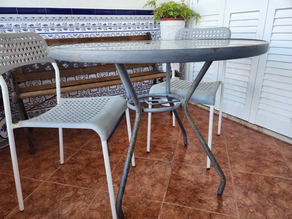Mesa de jardim com 2 cadeiras