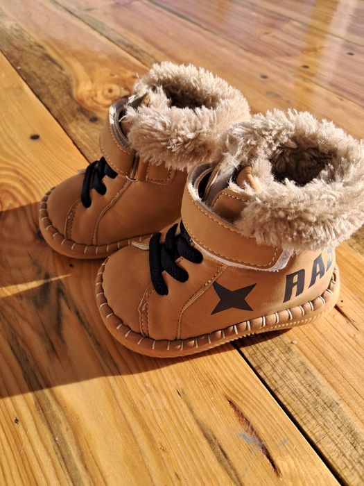 Зимові черевички для малюків