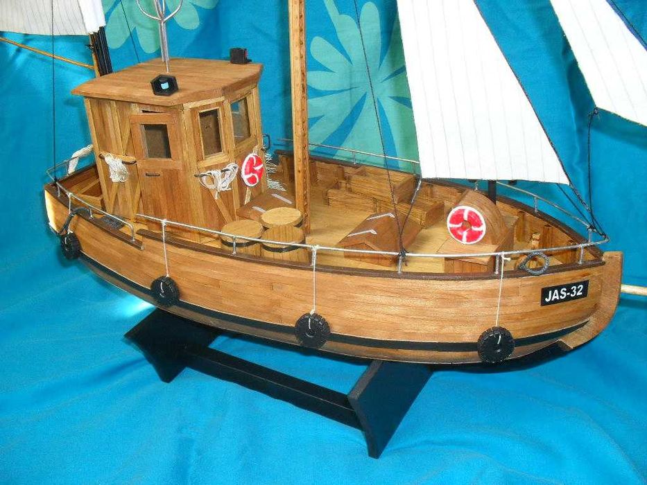 Ręcznie robiony model kutra rybackiego KUTER RYBACKI JAS-32 żaglowiec