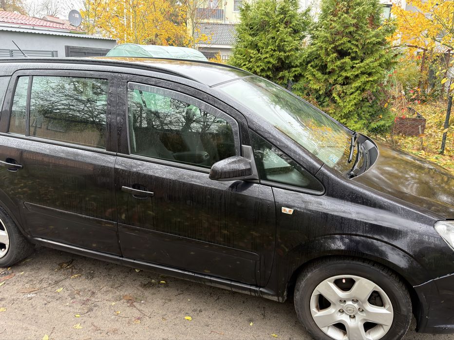 Opel Zafira. Automat, hak, 7 os., zatankowany