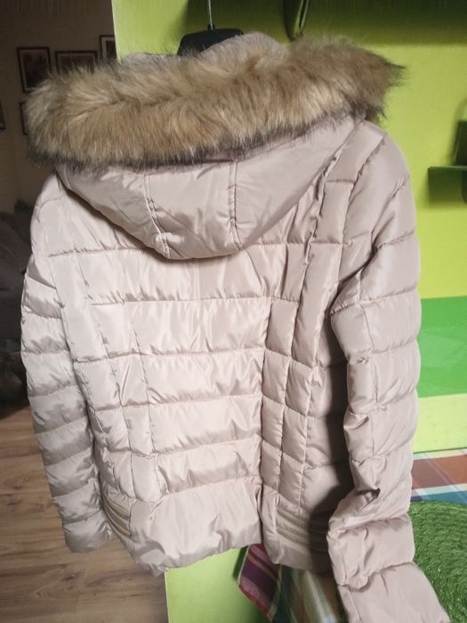 Kurtka zimowa z kapturem.