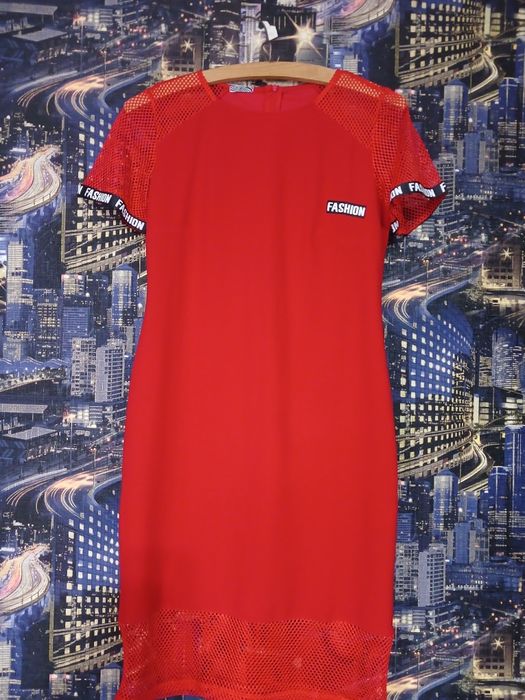 Червона сукня жіноча