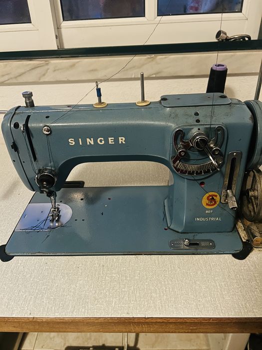 Vendo maquina semi industrial singe