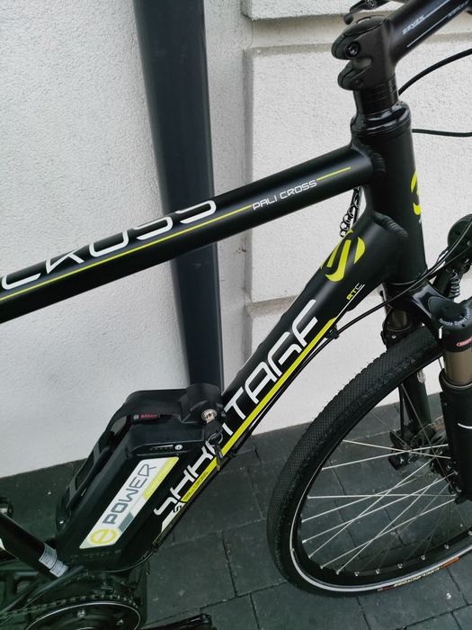 Rower elektryczny silnik Bosch Cross mały przebieg 28 cali