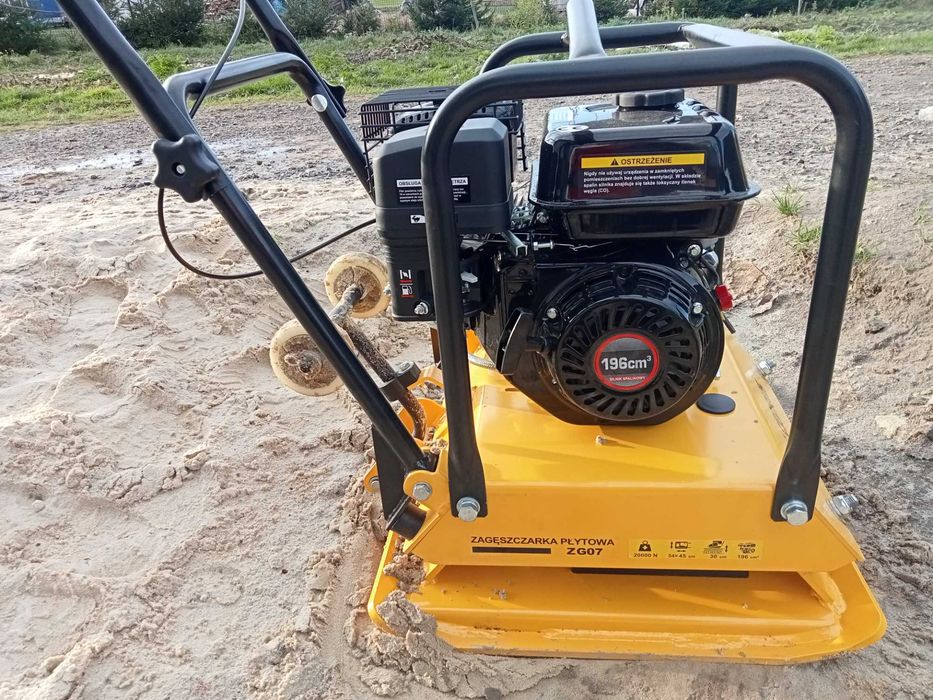 Usługa wynajmu minikoparki Kubota KX19