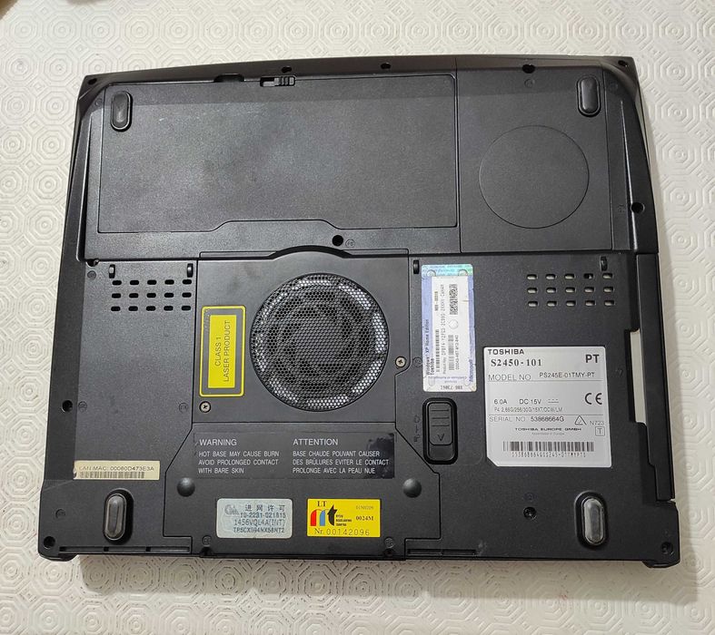 Portátil Toshiba Satellite S2450 avariado