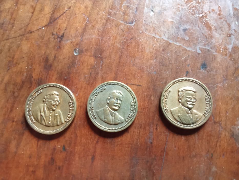 Moedas antigas em perfeitas condicoes