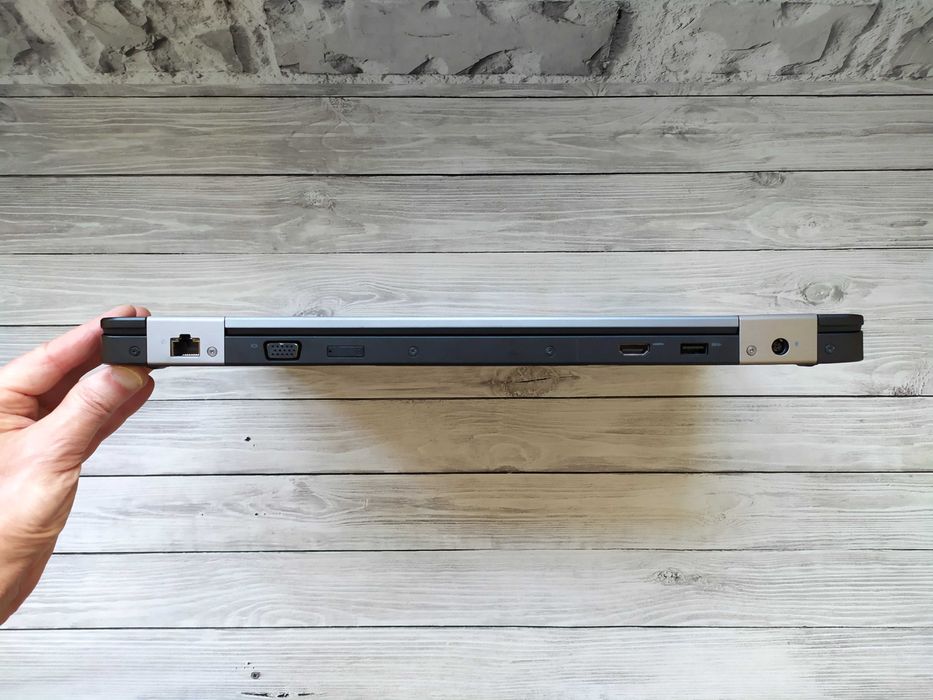 Dell Latitude E5570 FHD i7-6820HQ/8GB/250GB/AMD Radeon R7 M370 2GB