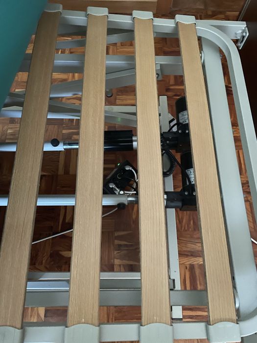 Cama Articulada Elétrica com Colchão – Como Nova