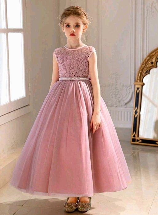 Ошатна сукня на дівчинку