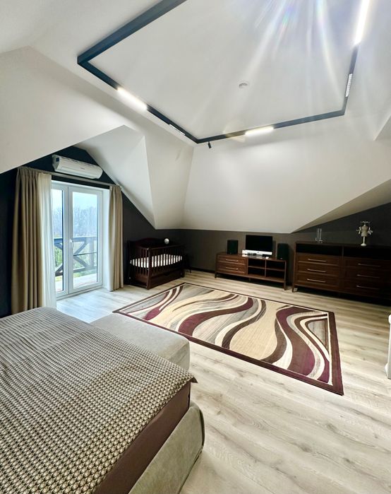 Продам уютный дом 246 м2 со своим выходом к речке в Новоалександровке