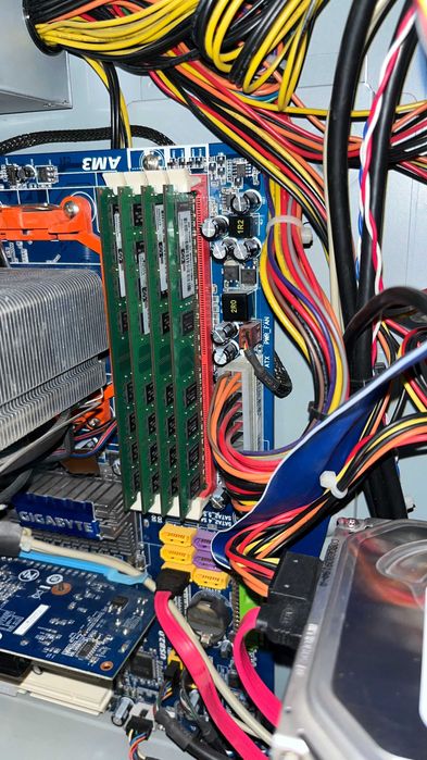 Gigabyte GA-M720-US3 Athlon 3GHz 8GB-RAM Windows 10 Pro 250GB HDD