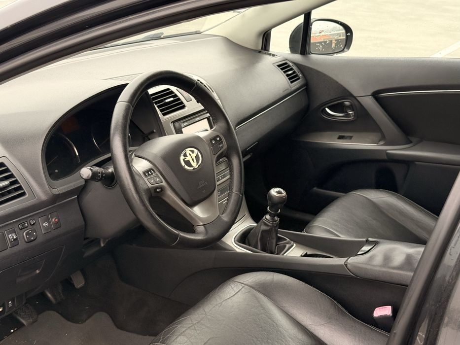 Toyota Avensis 2011
