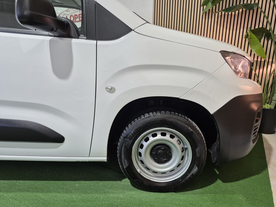 Peugeot Partner - 2021 | 100.000KM | GARANTIA | 3 LUG. - NACIONAL