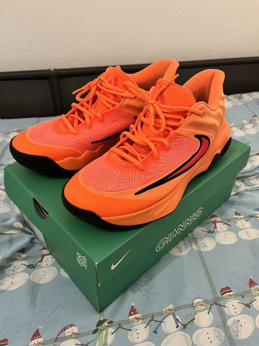 NIKE Giannis Laranjas