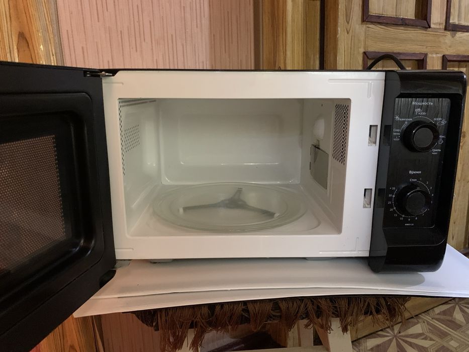 Микроволновка мікрохвильовка Whirlpool