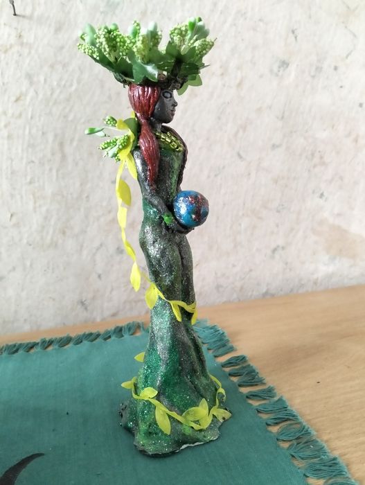 Статуетка "Мати Земля"