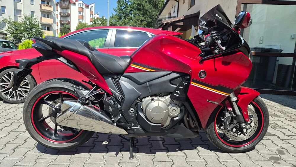 Honda VFR HONDA VFR 1200F Atrakcyjny wygląd