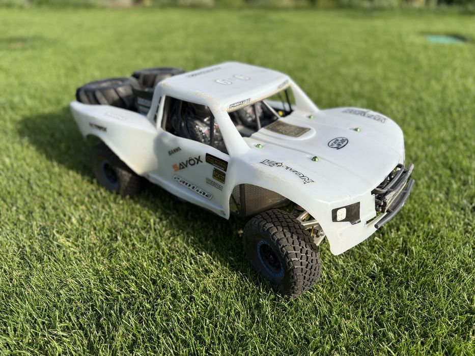 ホビーラジコン TRAXXAS UDR TRAXXAS Auto Unlimited Desert Racer 4WD LED (Fox)